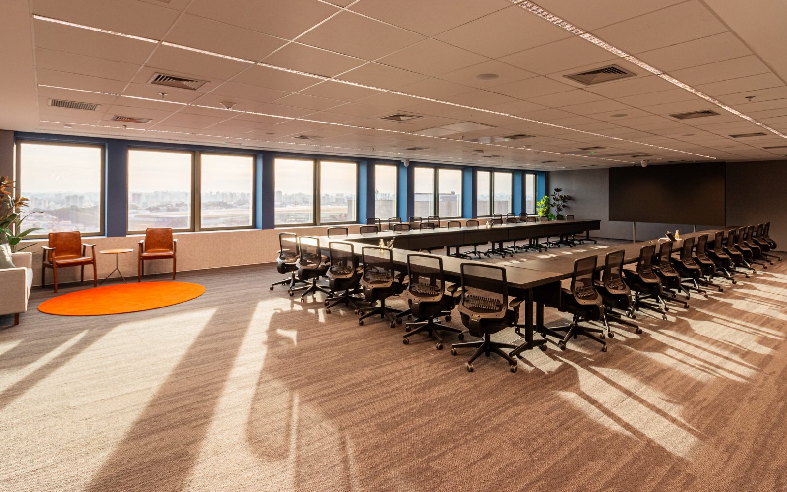 Instituição Financeira - Sala de reuniões